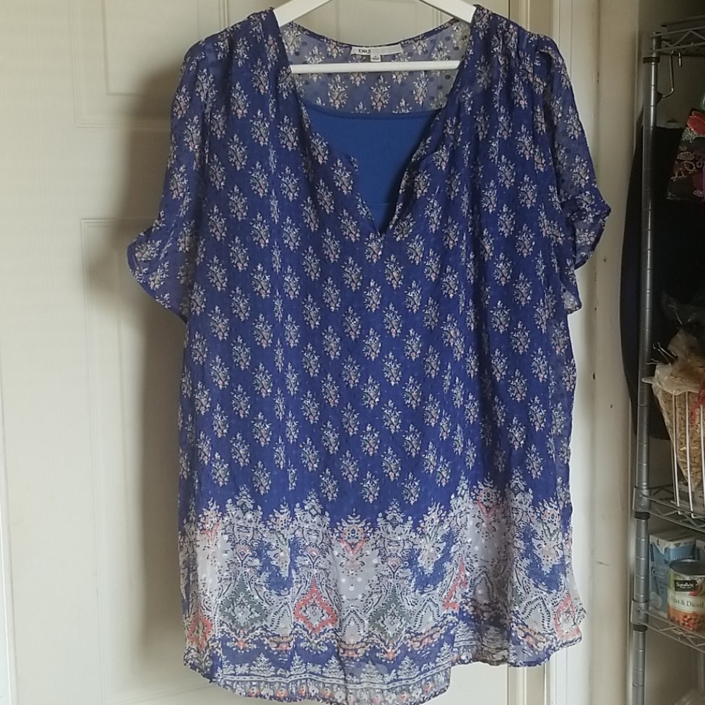 Blue patterned flowy top EUC size 1x